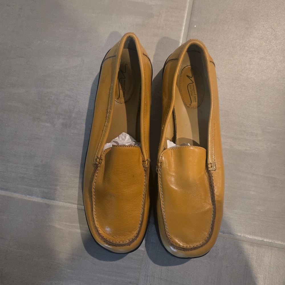Newport News Women's Yellow Loafers Size 11